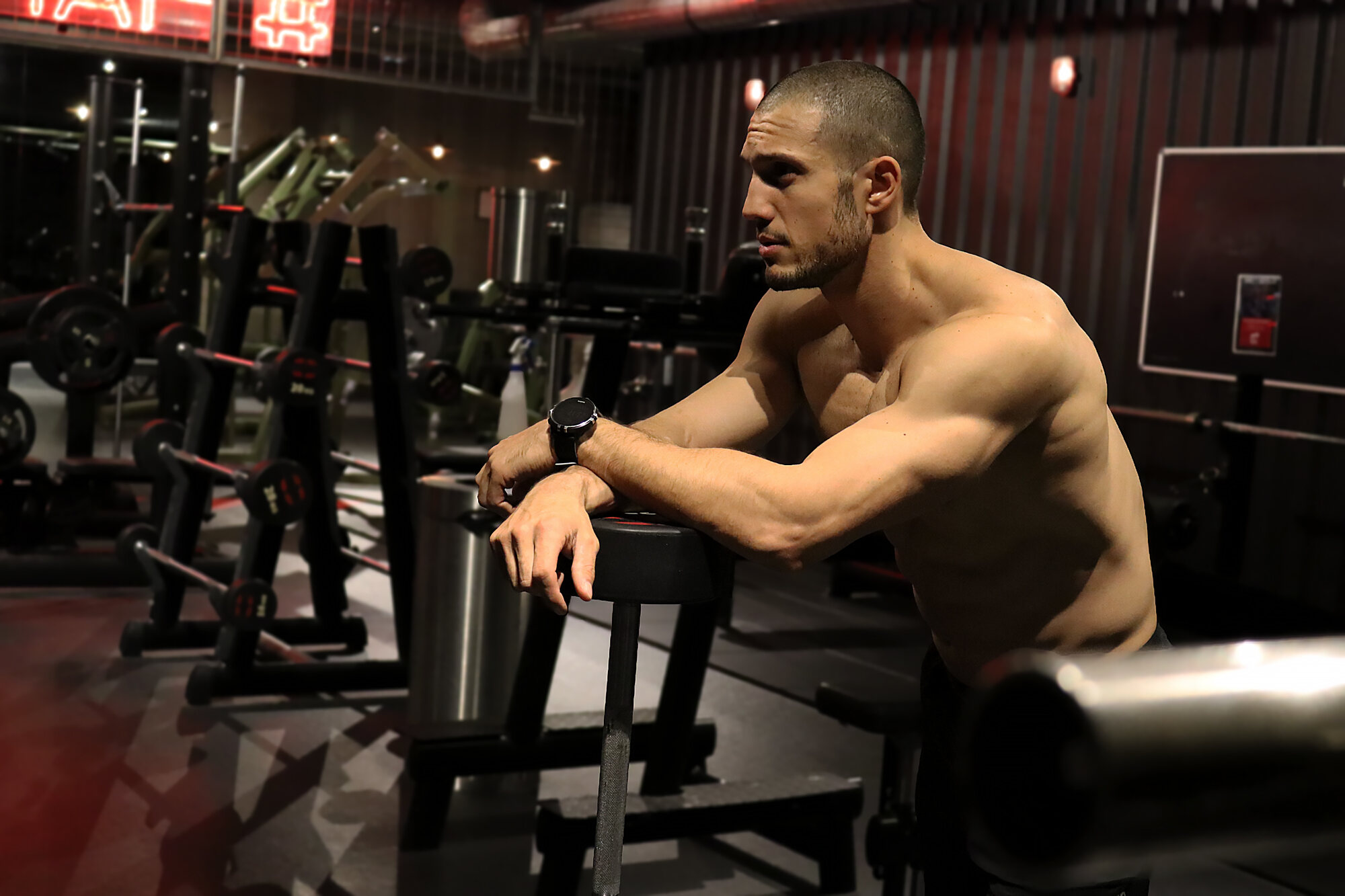 Pierre dans un studio de musculation